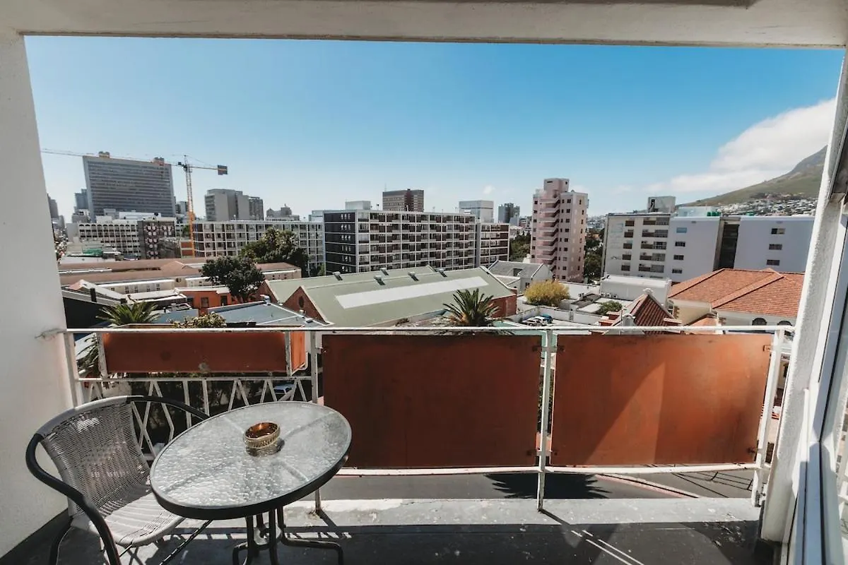 Studio Apartment-Kloof Street Cape Town
