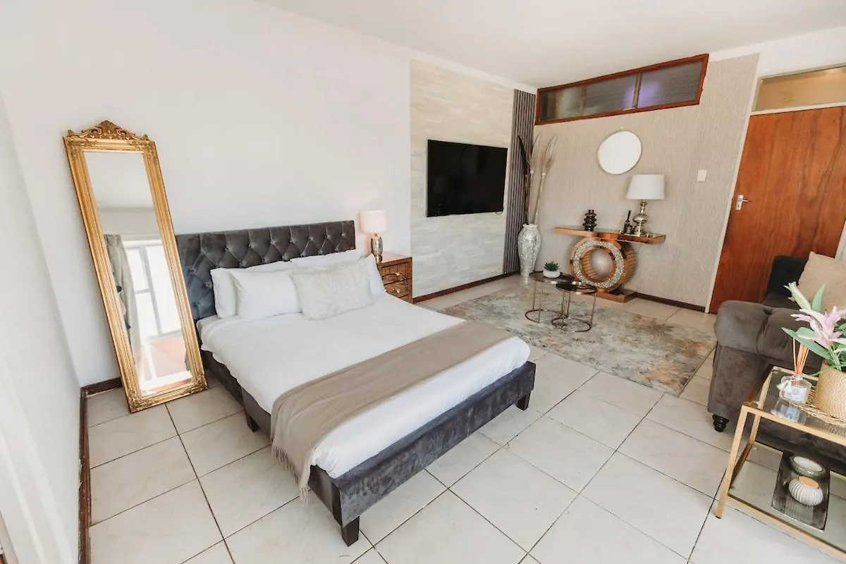 Studio Apartment-Kloof Street Cape Town South Africa