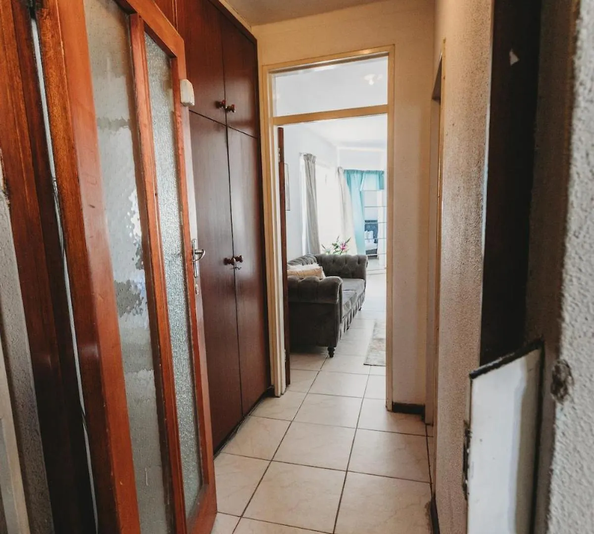 Studio Apartment-Kloof Street Cape Town