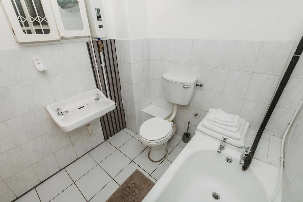 Apartment Studio Apartment-Kloof Street Cape Town