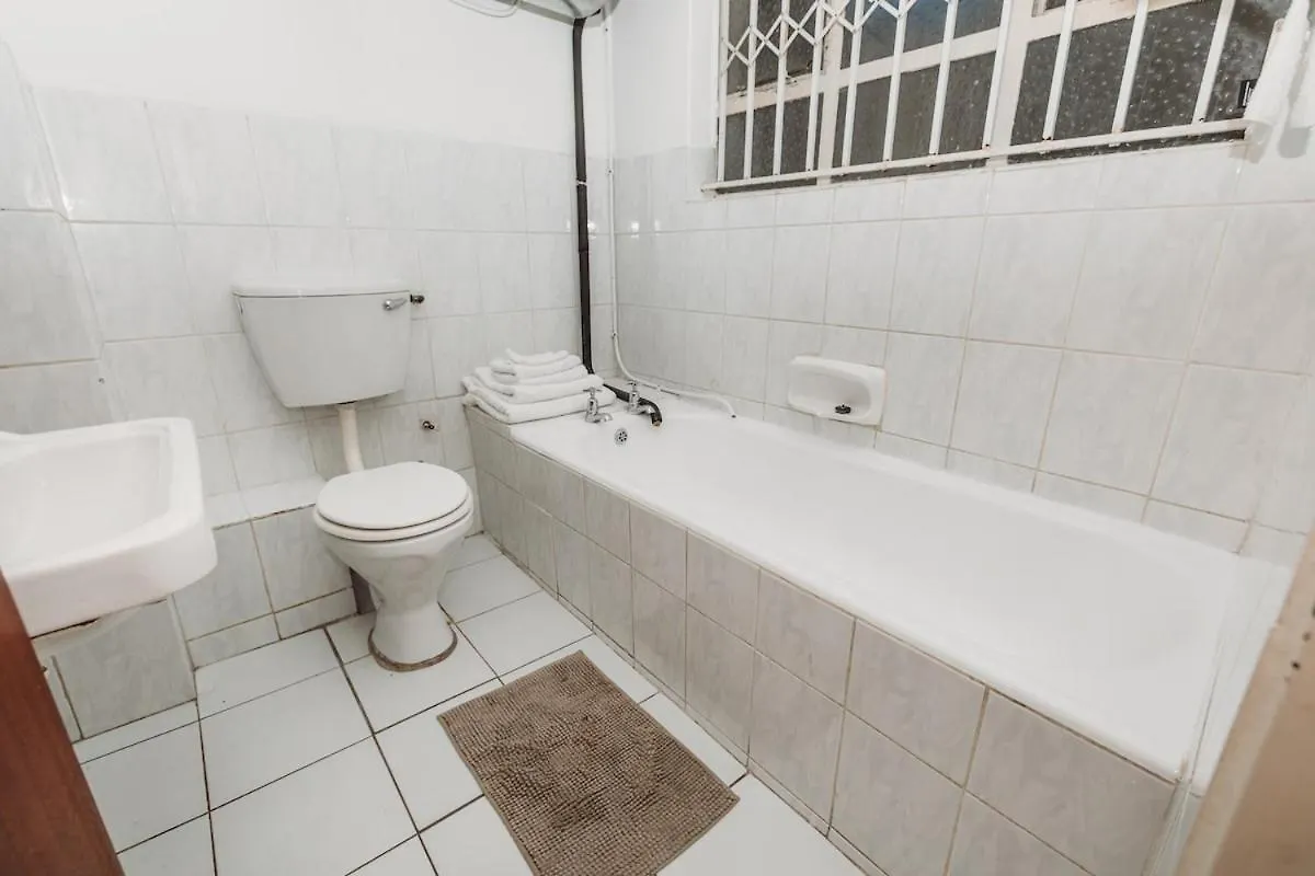 Studio Apartment-Kloof Street Cape Town Apartment